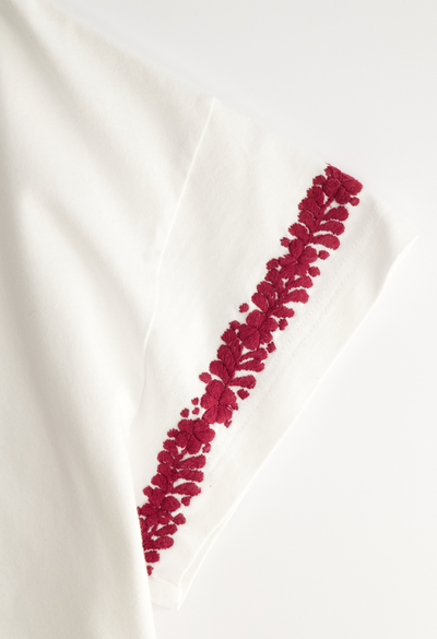 T-Shirt T-Shirt Maroon Flores T-Shirt Maroon Flores T-Shirt