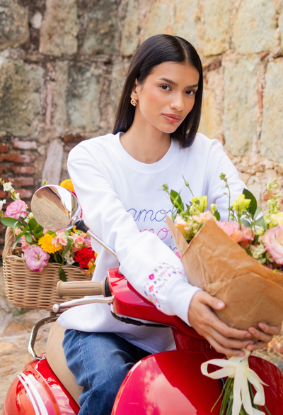 Amor White Sweatshirt