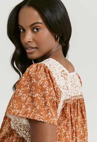 Liliana Naranja Floral