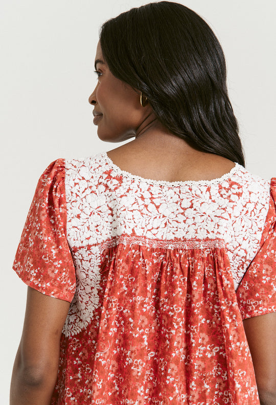 Liliana Rojo Floral
