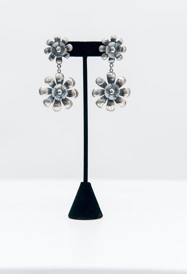 Holiday Earrings Dieciocho