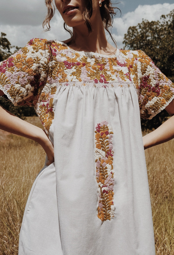 Liliana Crema Otoñal Midi Dress