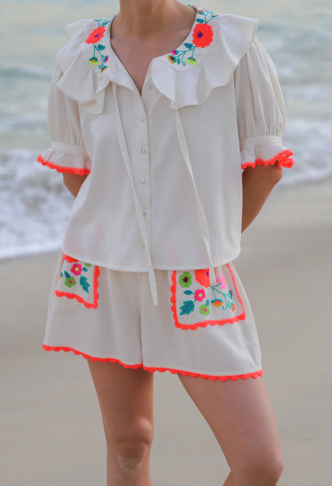 Paola Shorts Ilumina