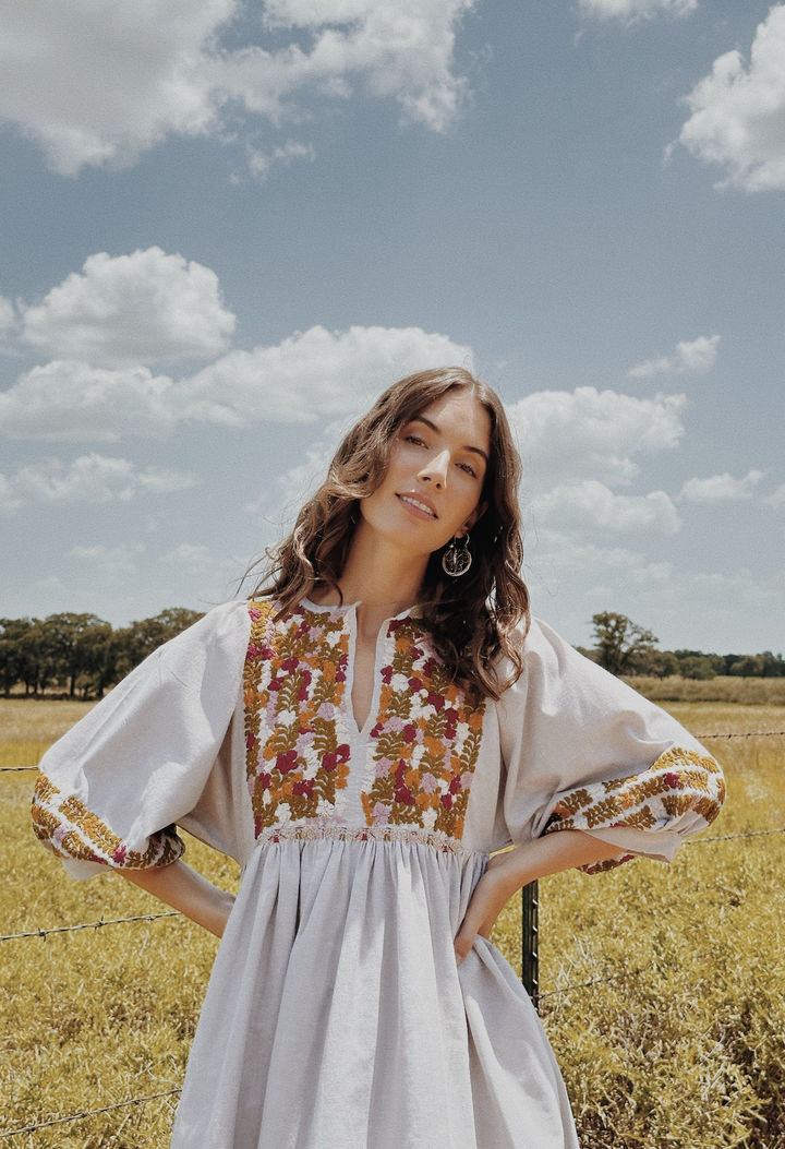 Violeta Crema Otoñal Midi Dress