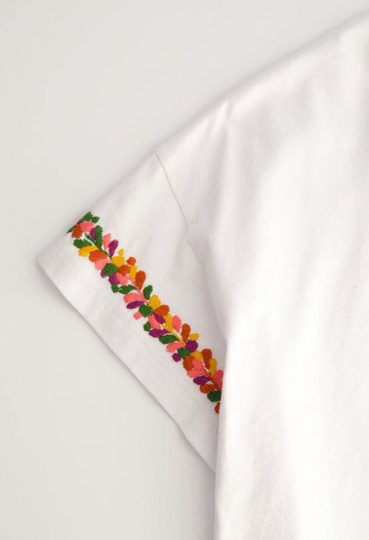 T-Shirt T-Shirt Autumn Flores T-Shirt Bestselling Flores T-Shirt | Hand-Embroidered Cotton | Mi Golondrina