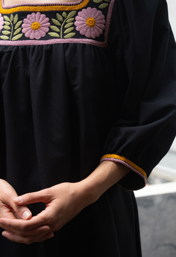 Marta Oscura y Multicolor Short Dress