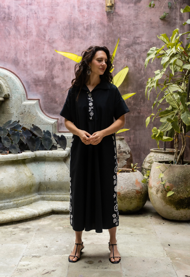 Emilia Oscura y Blanca Midi Dress