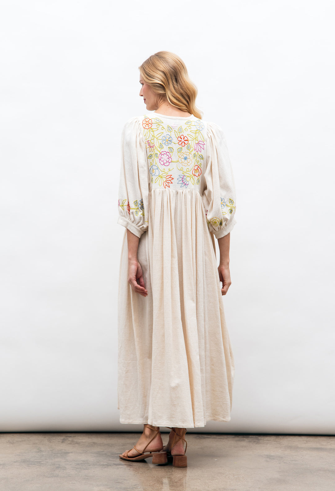 Violeta Ivory Pastel Arroyo