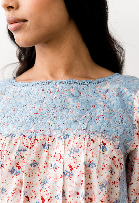 Catalina Azul y Rosa Floral
