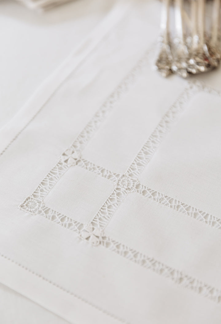 Deshilado Placemats
