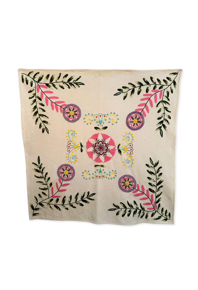 Embroidered Art: Circulo de Flores