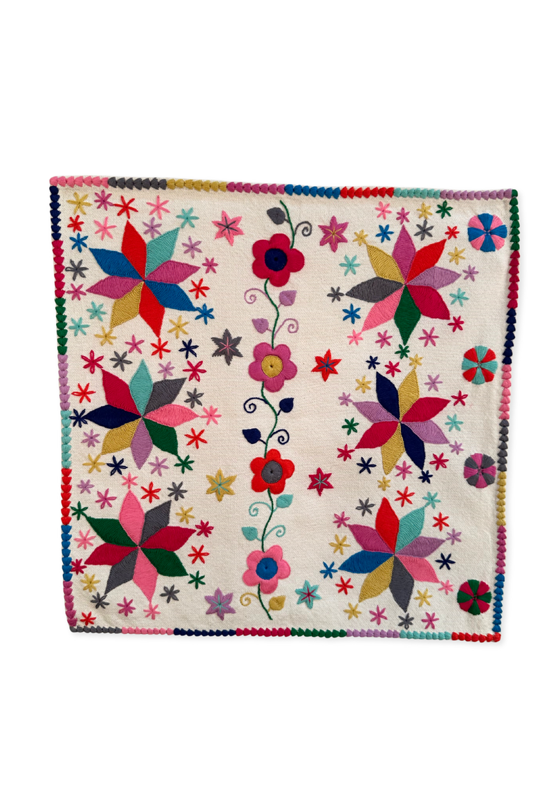 Embroidered Art: Estrellas y Flores
