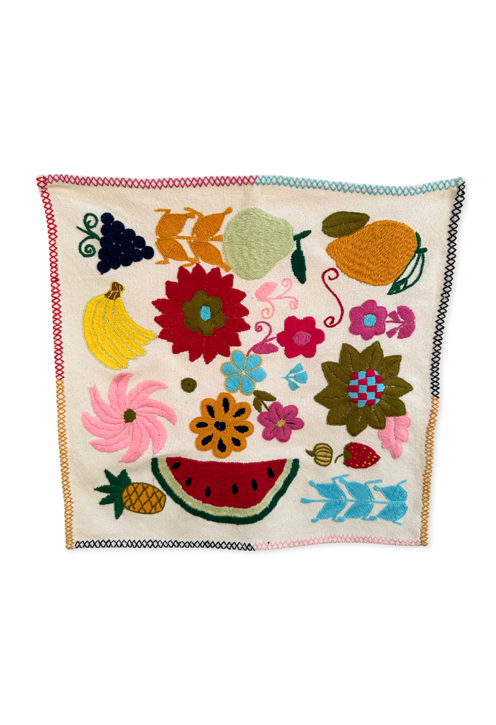 Embroidered Art: Frutas