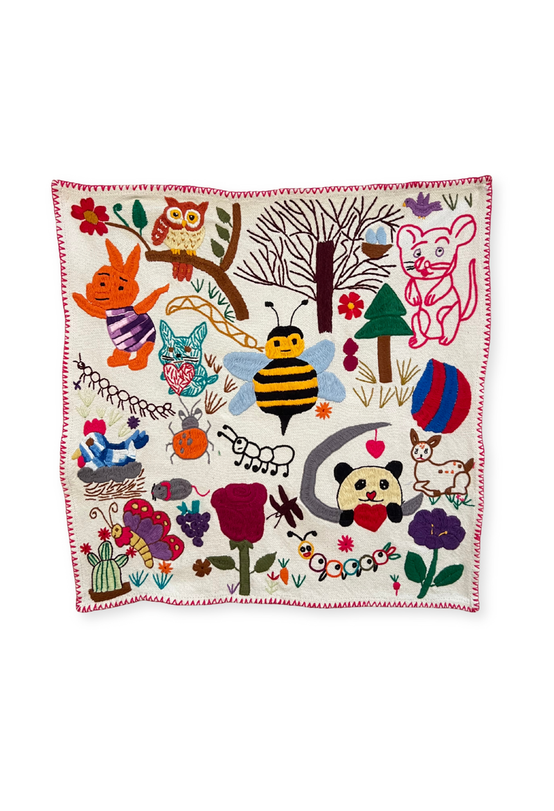 Embroidered Art: Abeja