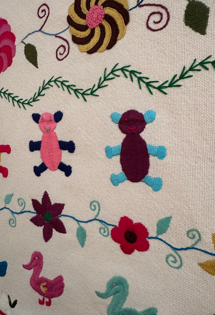 Embroidered Art: Patos y Peluches