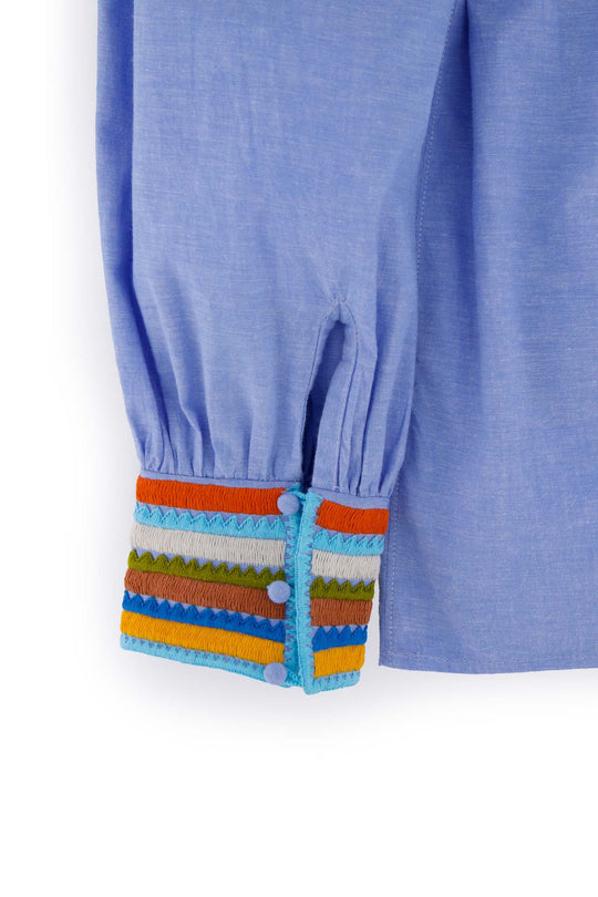 Sara Azul embroidered blouse sleeve