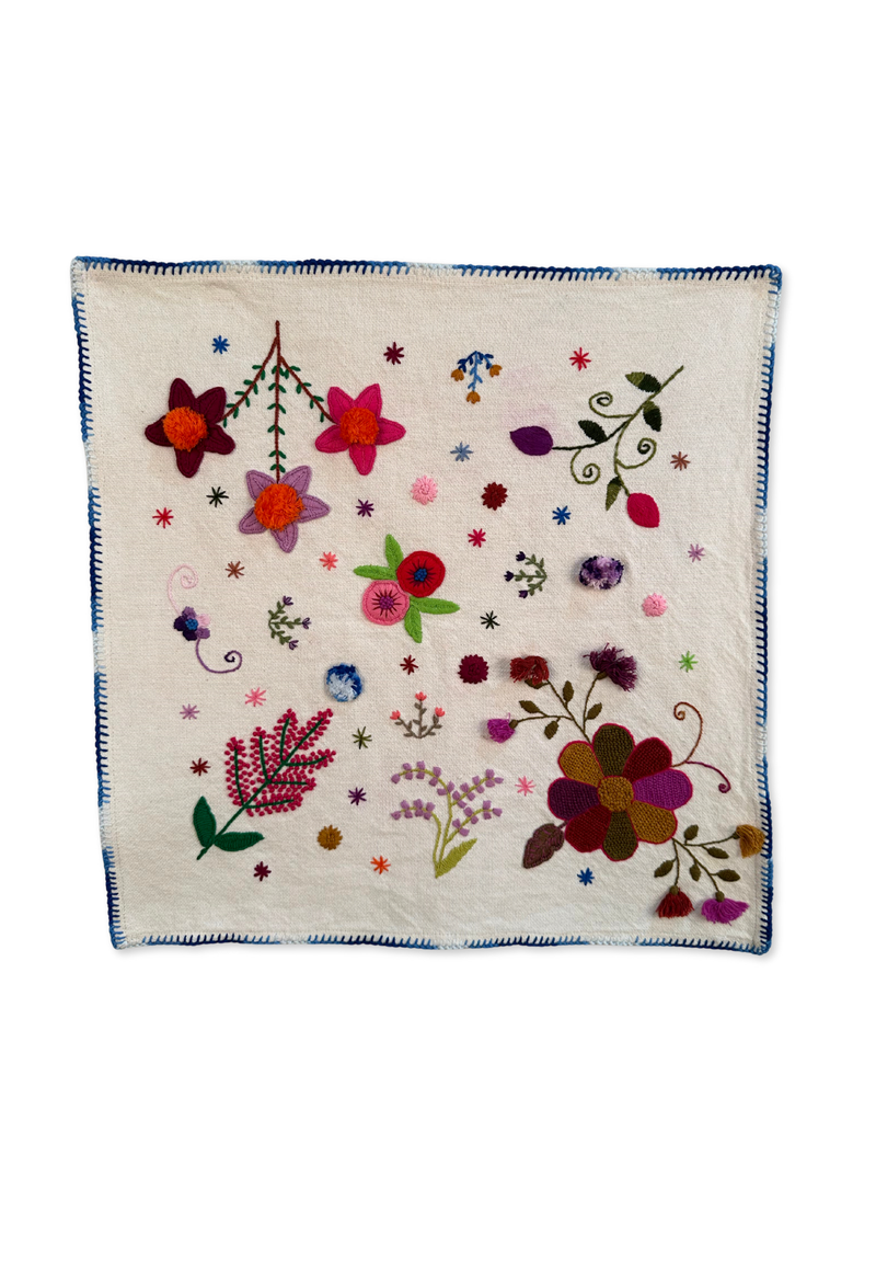 Embroidered Art: Tres Flores