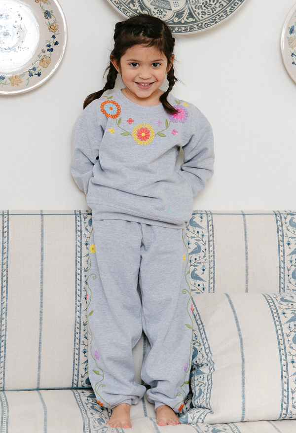 Chica Daisy Grey Sweatshirt & Sweatpant